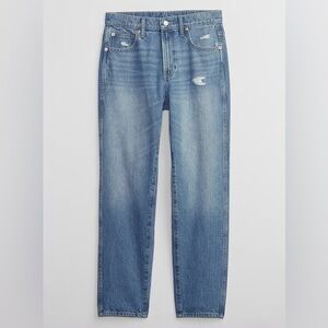Gap women’s size 6/28R high rise destructed mom jeans. Only worn once.